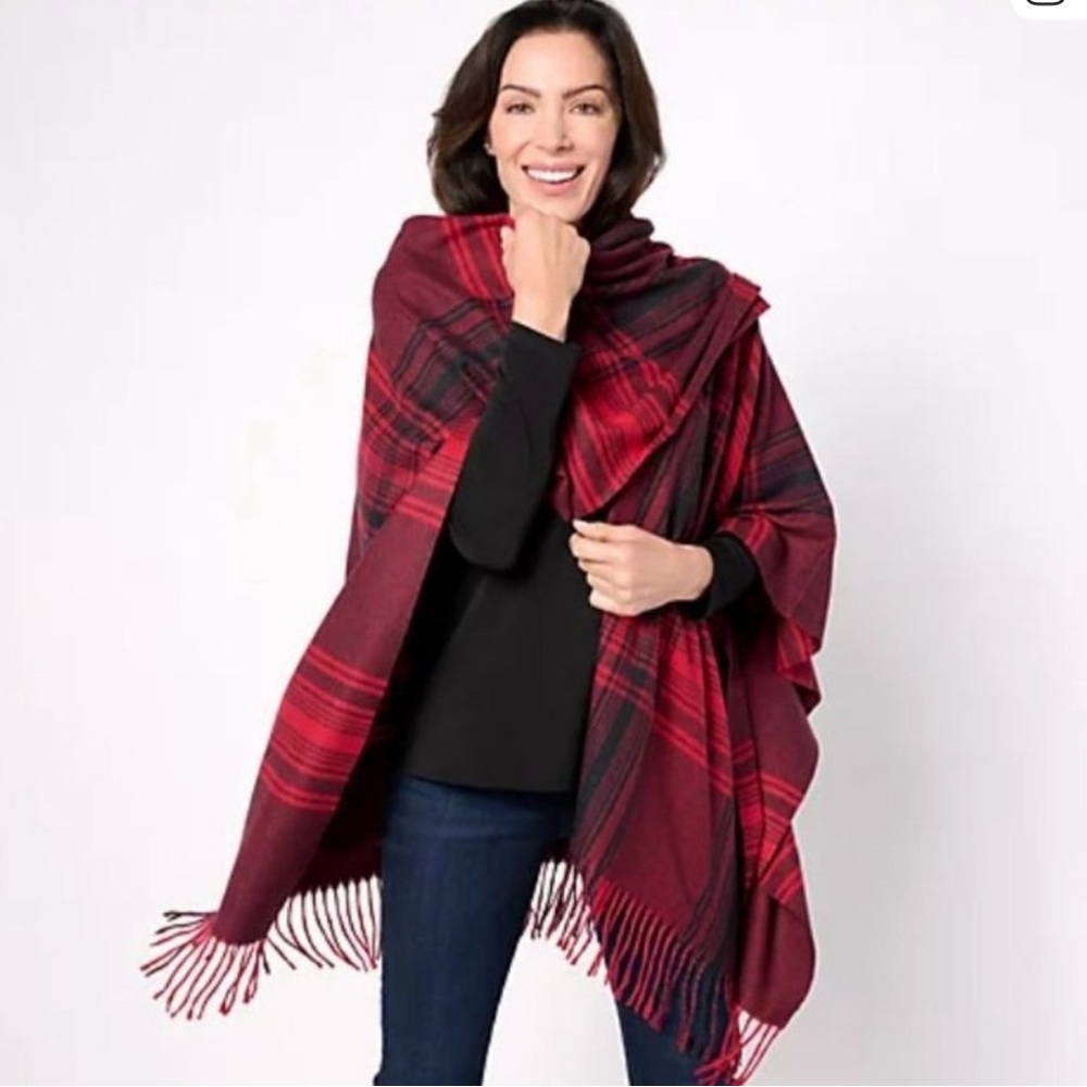Belle Kim Gravel Wrapping All The Way Ruana Wrap Black Red Plaid Fringe Missy OS